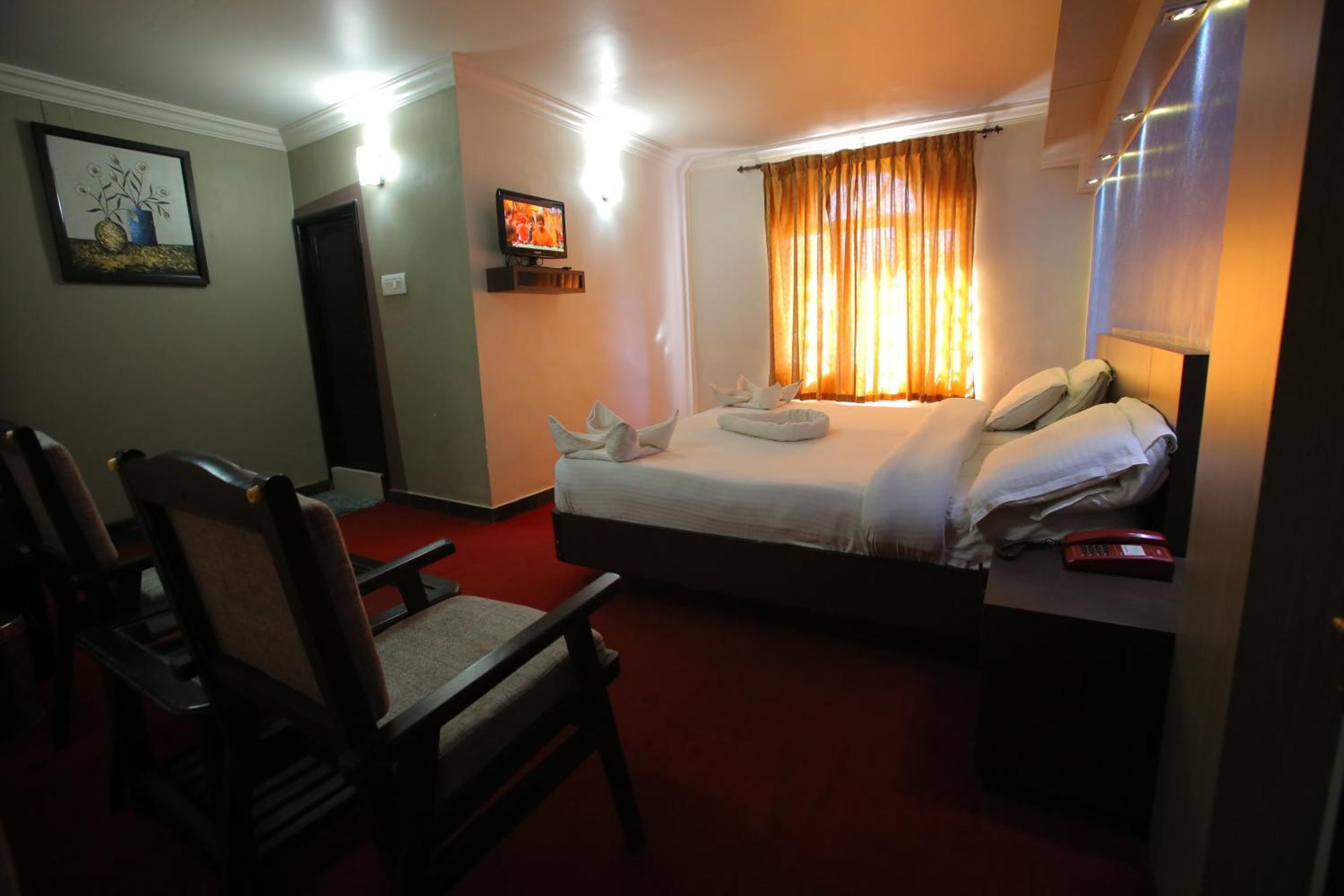 City Palace Hotel Ooty Exterior photo