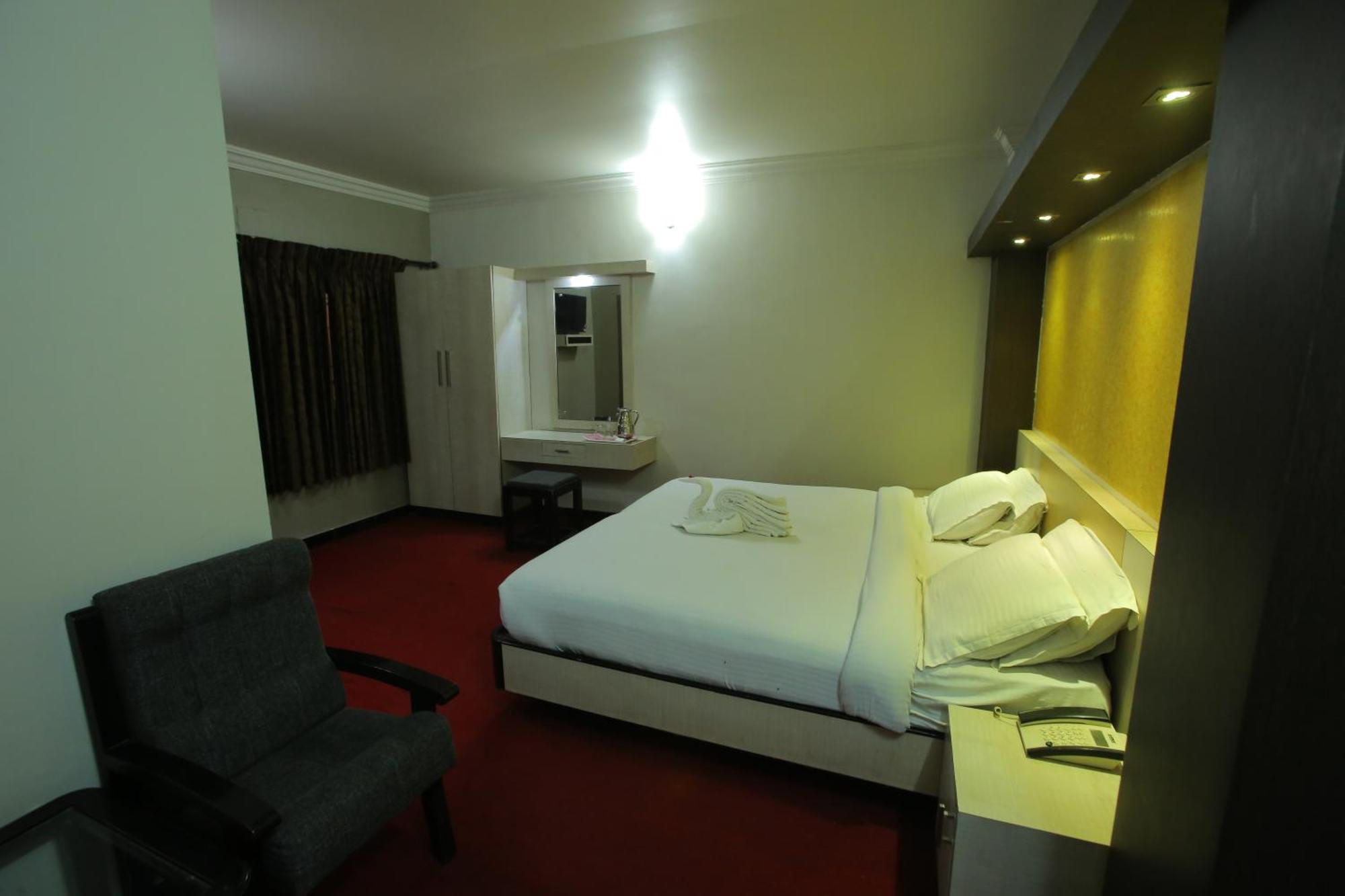 City Palace Hotel Ooty Exterior photo