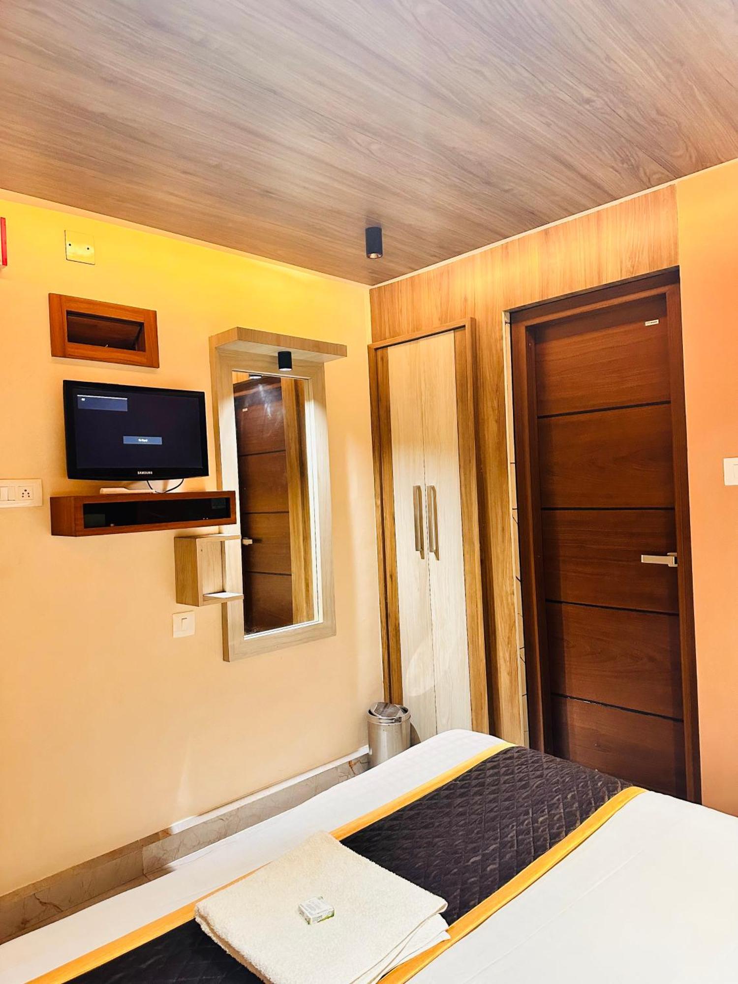 City Palace Hotel Ooty Exterior photo