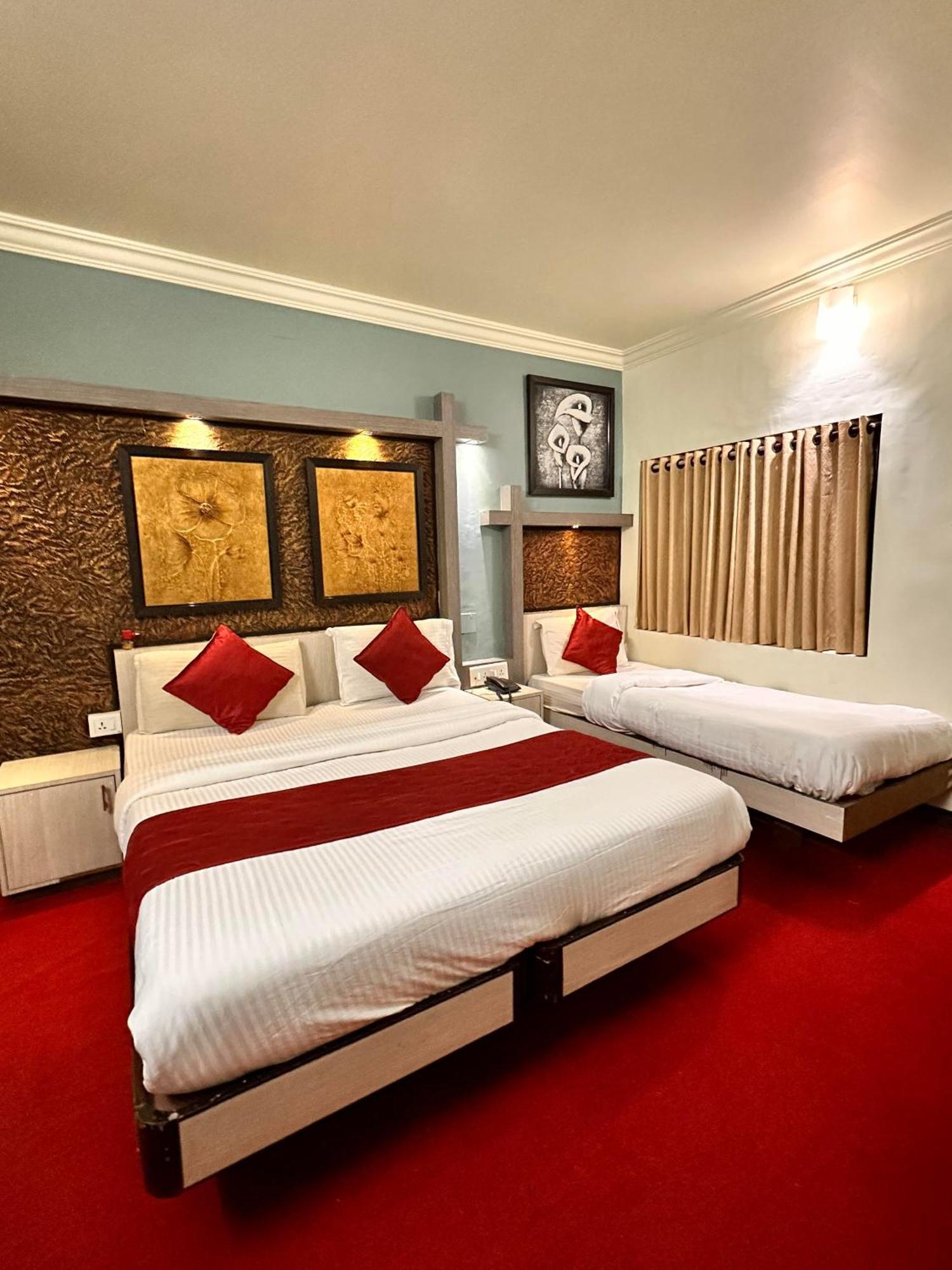 City Palace Hotel Ooty Exterior photo