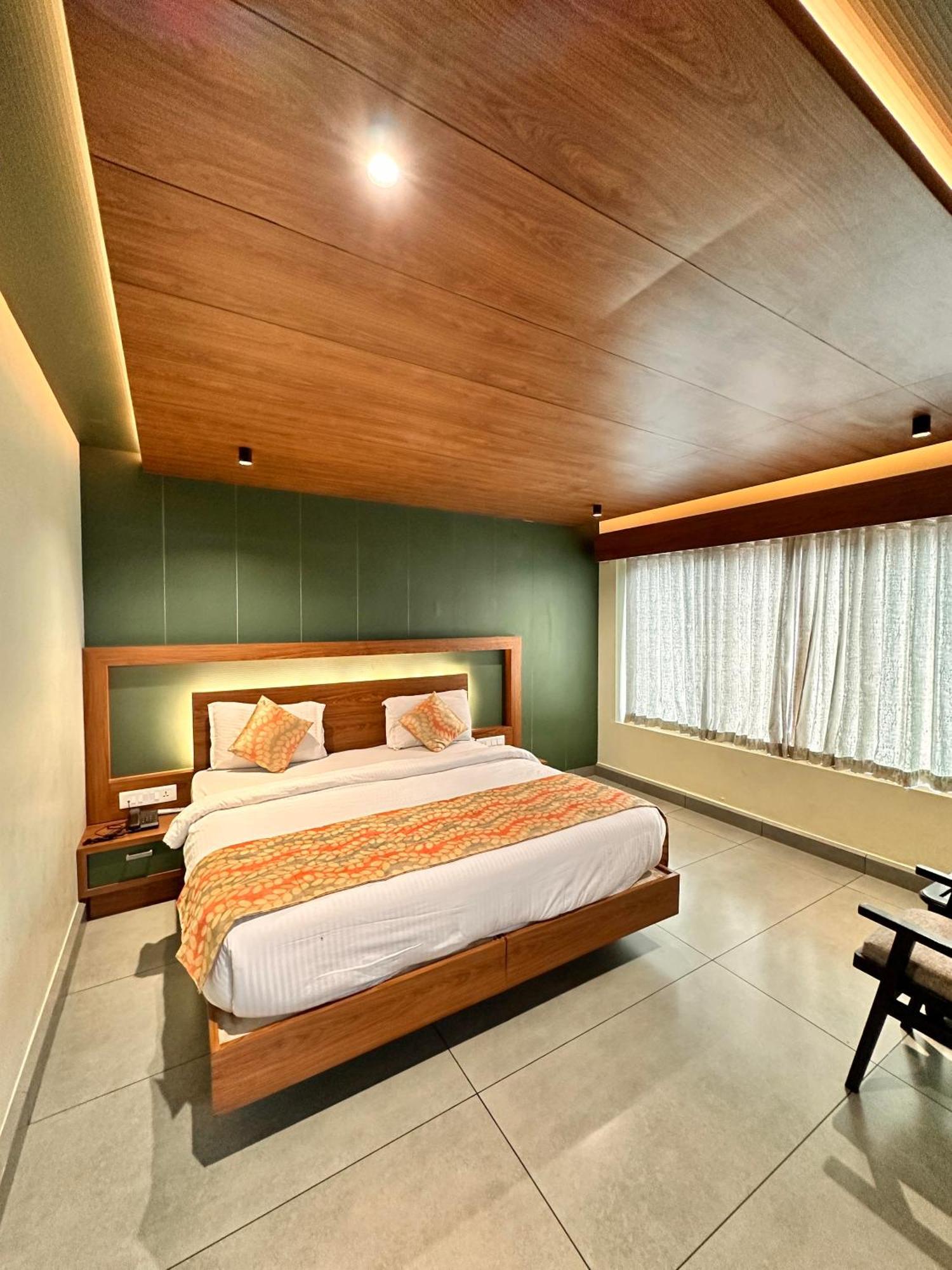 City Palace Hotel Ooty Exterior photo